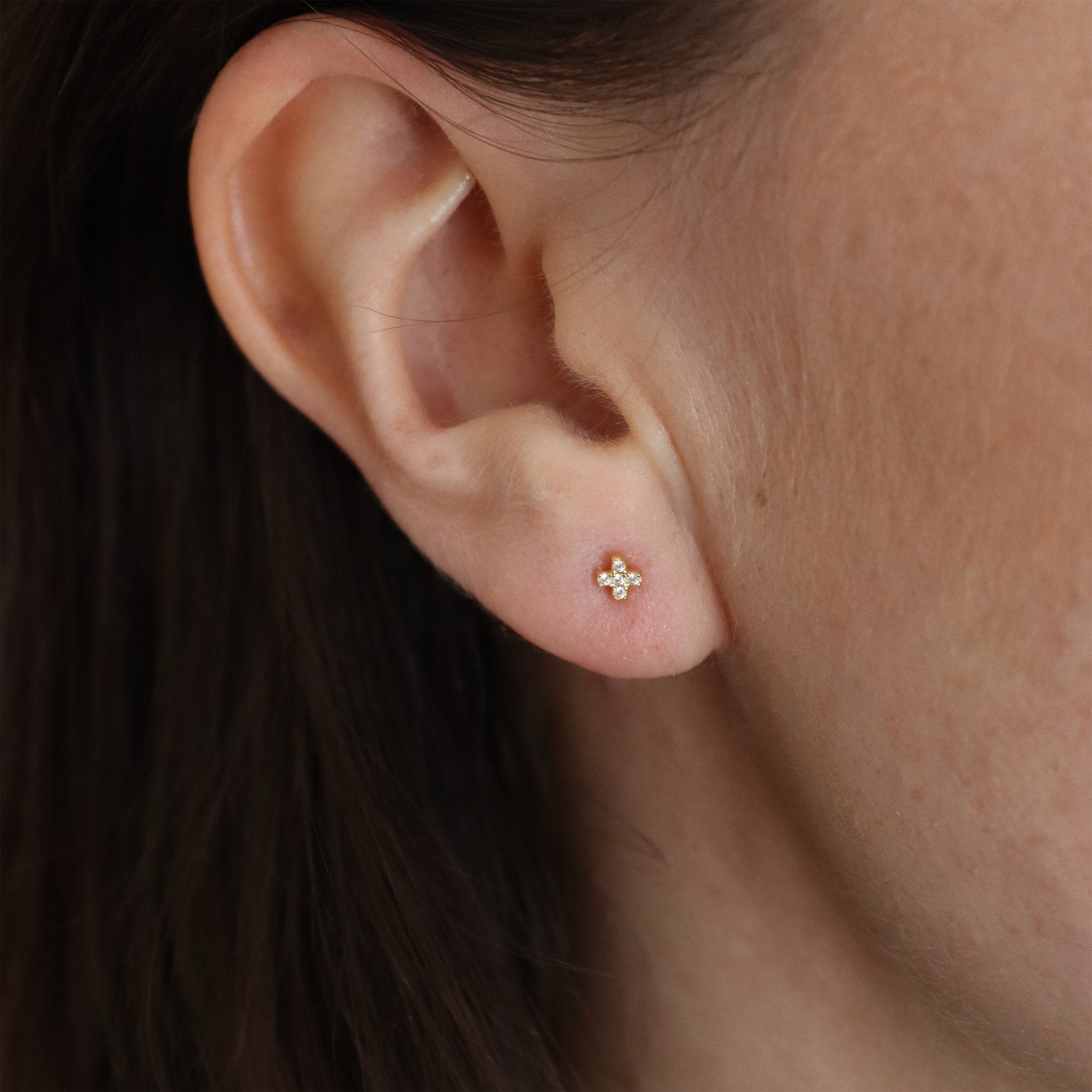 Essentials Kiss Stud Earrings - Gemzis Main image